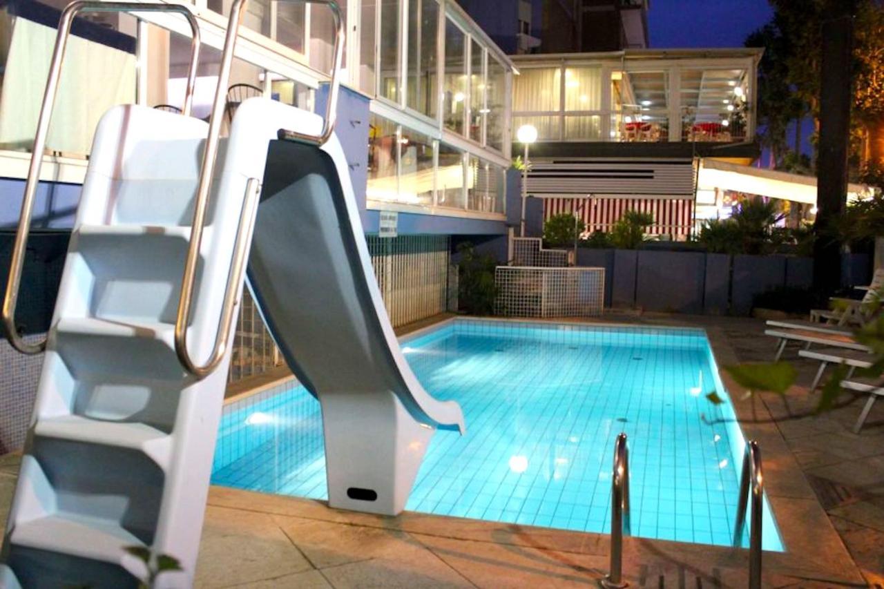 Hotel Diamond リミニ エクステリア 写真